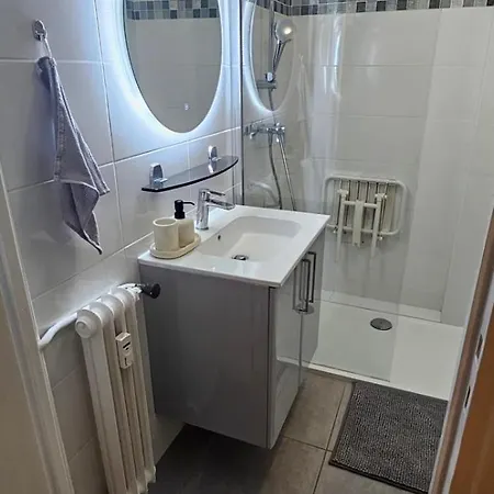 Mimosas Wilson Bright 3br W Sea View 5min Antibes
